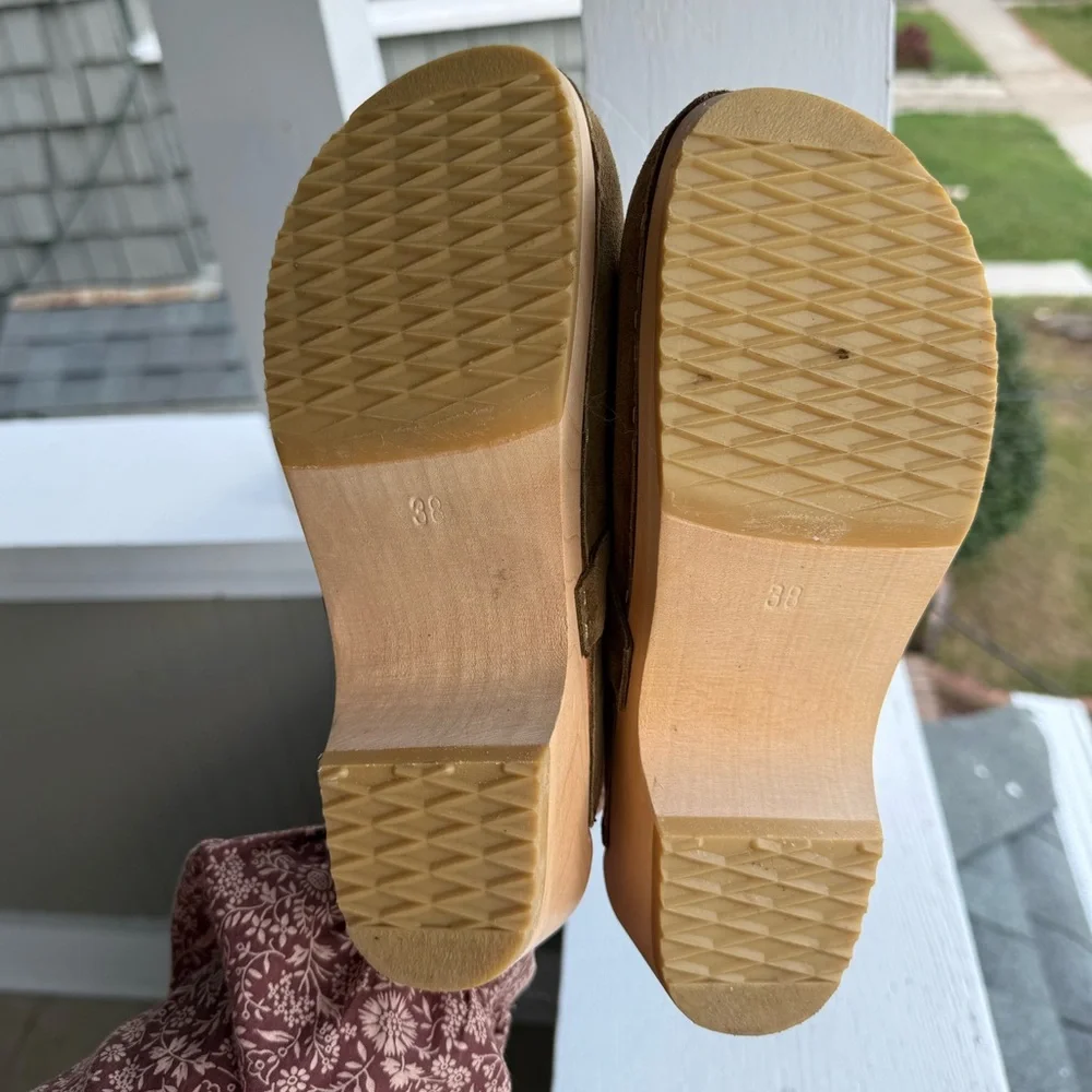 Swedish Hasbeens Husband Clog in Tobacco Suede NWOT - Picture 6 of 7